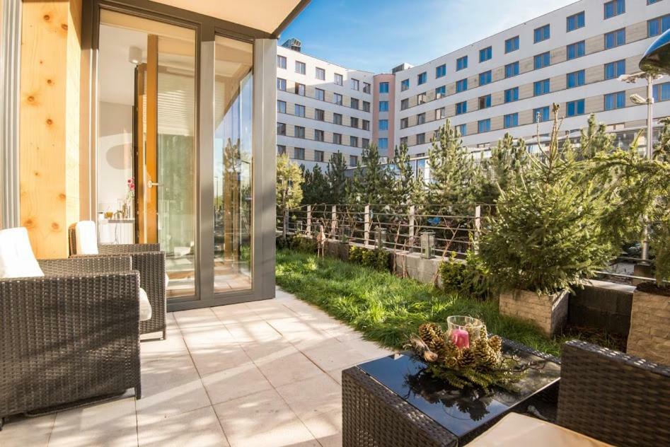Garden Apartment Cracow- Shopping Mall 1Min, Underground Parking, Family Friendly, City Center Kraków Eksteriør billede