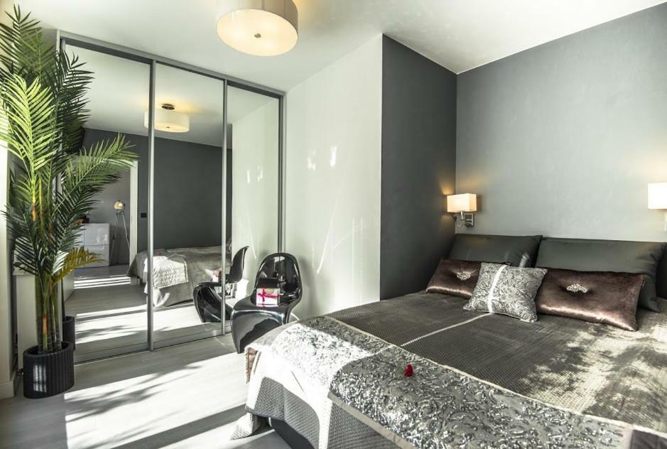 Garden Apartment Cracow- Shopping Mall 1Min, Underground Parking, Family Friendly, City Center Kraków Eksteriør billede