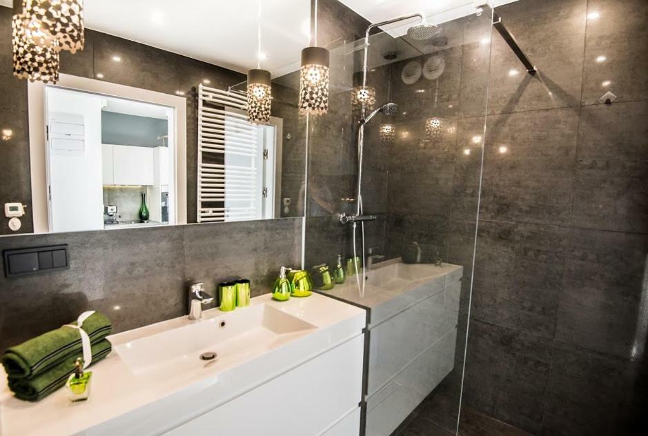 Garden Apartment Cracow- Shopping Mall 1Min, Underground Parking, Family Friendly, City Center Kraków Eksteriør billede